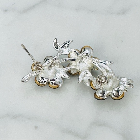 Vintage Rhinestone Brooch Pin Deep Blue Glass Rivoli Flower Swag Silver Tone - Picture 5 of 12